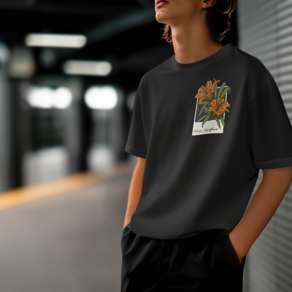 Lilium Tee